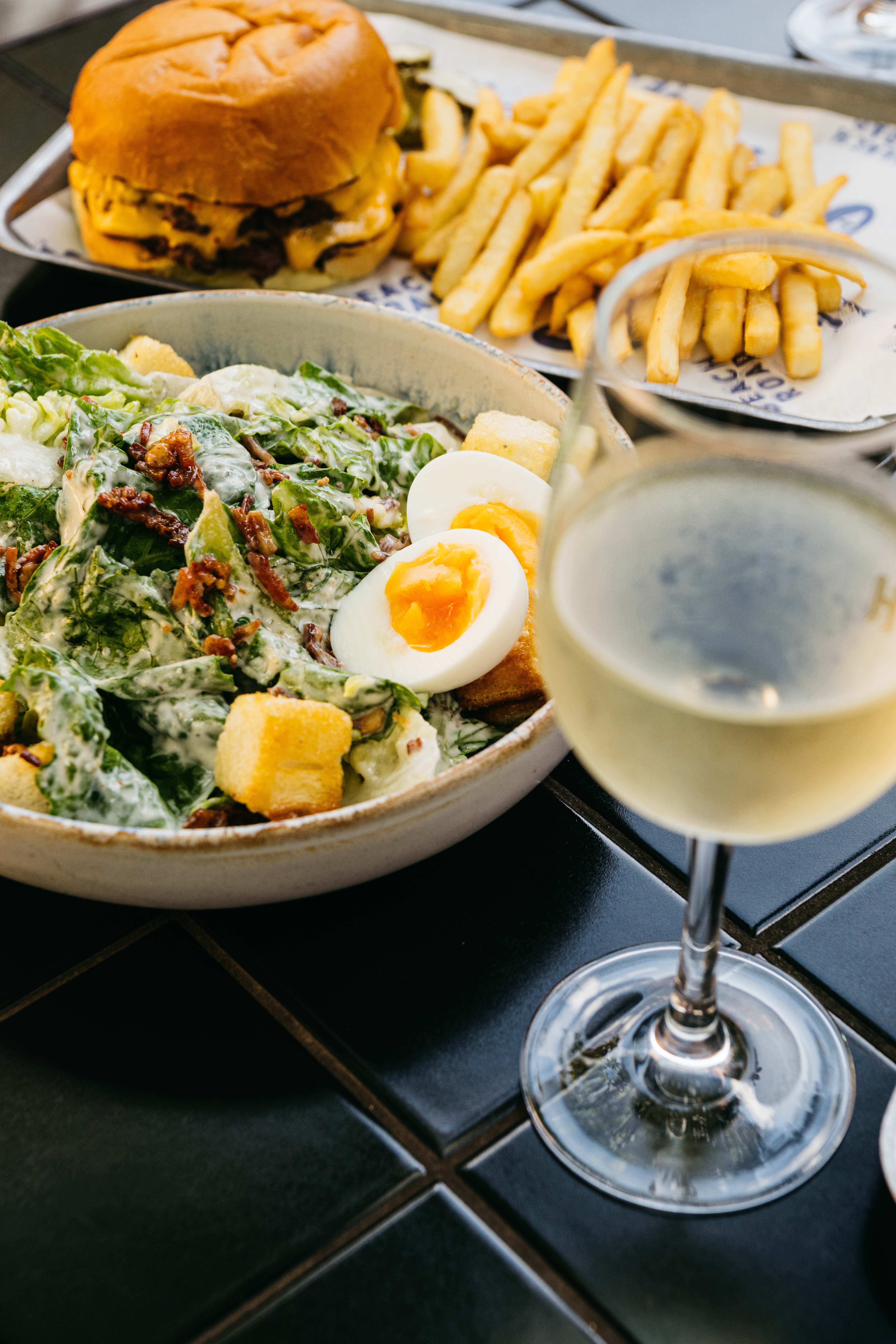 250502-BeachRoadHotel-Food-GroupShots-044